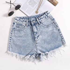 Light acid wash raw hem denim shorts